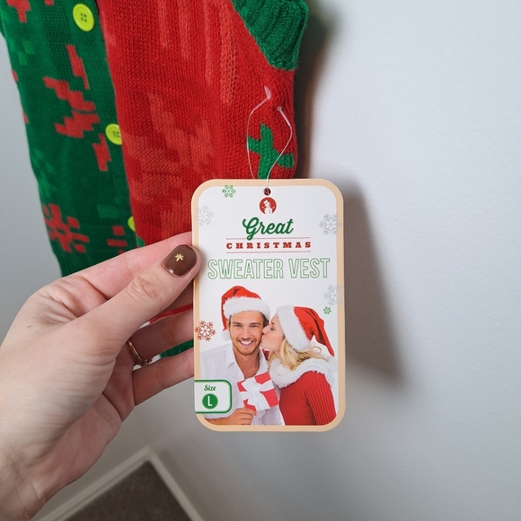 NEW Merry Christmas Unisex Red Green Pixelated Reindeer Knit Sweater Vest Sz L - Picture 4 of 6